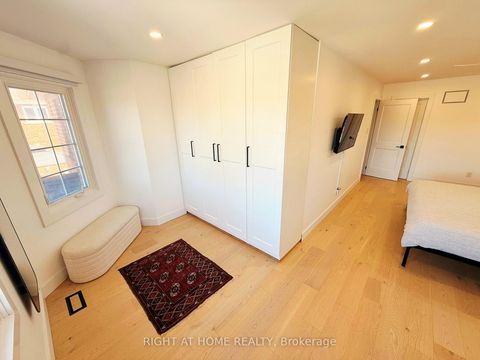 Photo 10 at 94 Afton Crescent, Maple, Vaughan