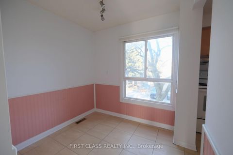 Photo 4 at 10 - 1180 Sandhurst Circle, Agincourt North, Toronto