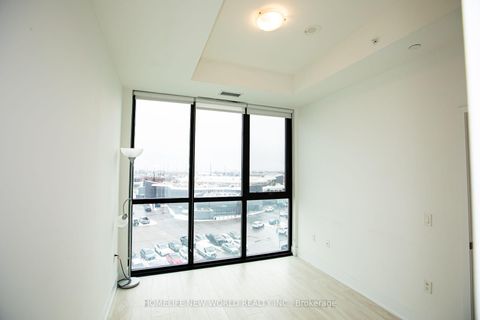 Photo 10 at 527 - 2908 Highway 7 Road, Concord, Vaughan