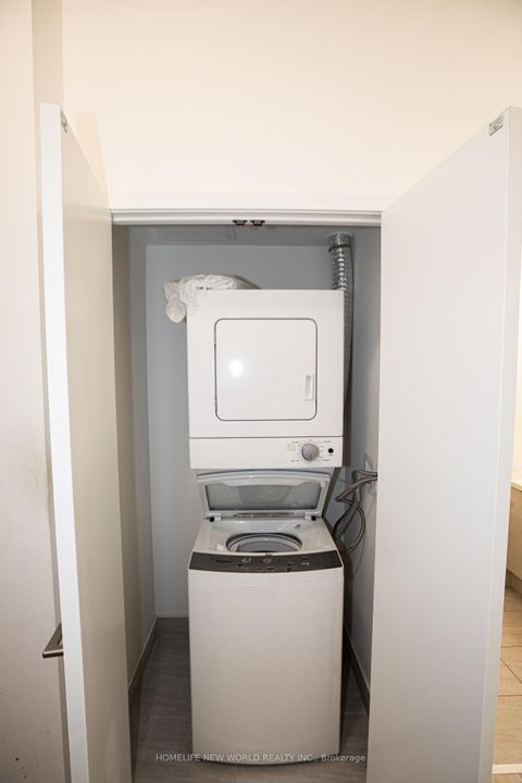 Photo 12 at 527 - 2908 Highway 7 Road, Concord, Vaughan