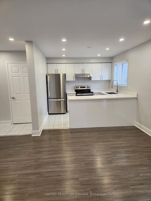 Photo 5 at 110 Dunoon Drive, Maple, Vaughan