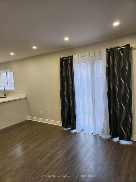 Photo 6 at 110 Dunoon Drive, Maple, Vaughan