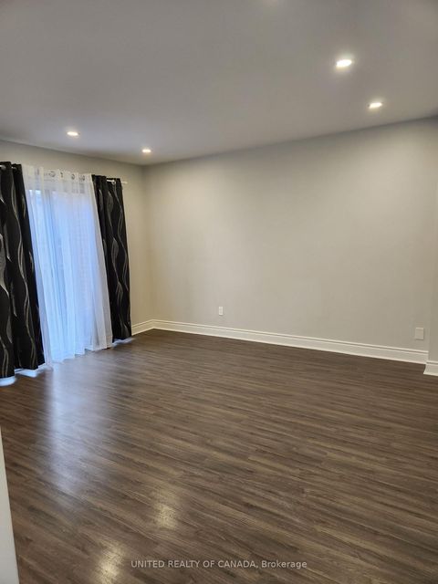 Photo 7 at 110 Dunoon Drive, Maple, Vaughan