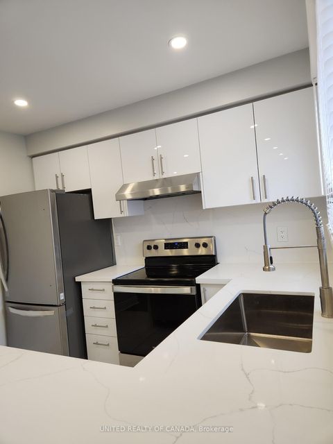 Photo 8 at 110 Dunoon Drive, Maple, Vaughan