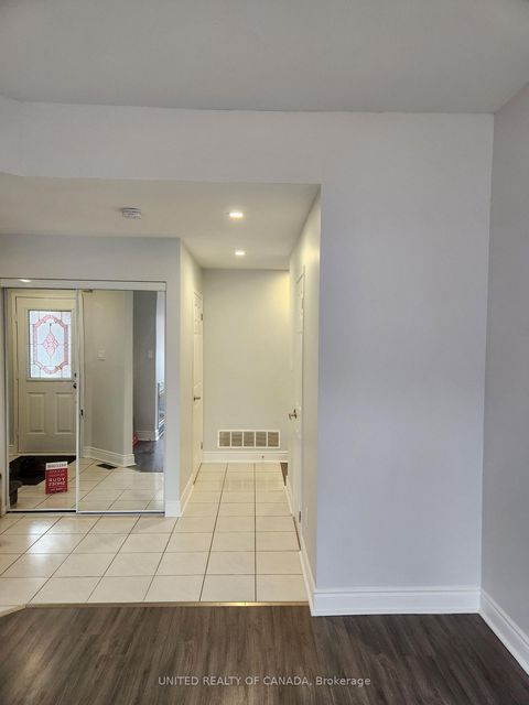 Photo 10 at 110 Dunoon Drive, Maple, Vaughan