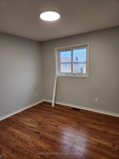 Photo 13 at 110 Dunoon Drive, Maple, Vaughan