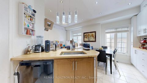 Photo 14 at 56 - 15 Old Colony Road, Oak Ridges Lake Wilcox, Richmond Hill