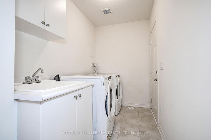 Photo 10 at 465 Manhattan Common, JM Joshua Meadows, Oakville