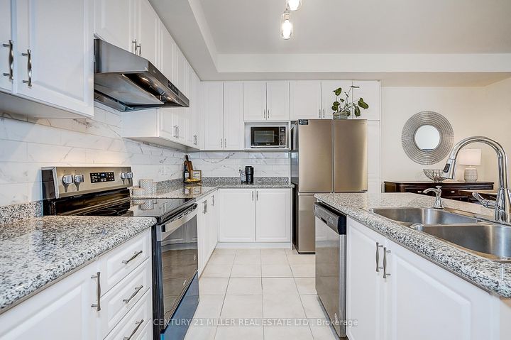 Photo 13 at 465 Manhattan Common, JM Joshua Meadows, Oakville