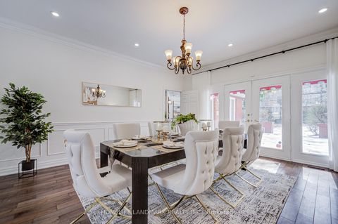 Photo 13 at 7 Killarney Road, Forest Hill South, Toronto