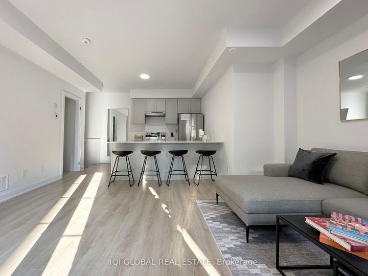 Photo 4 at 1008 - 1655 Palmers Sawmill Road, Duffin Heights, Pickering