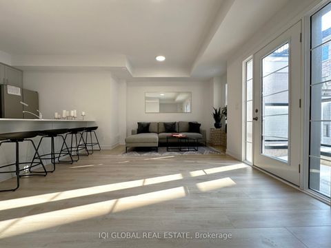 Photo 2 at 1008 - 1655 Palmers Sawmill Road, Duffin Heights, Pickering