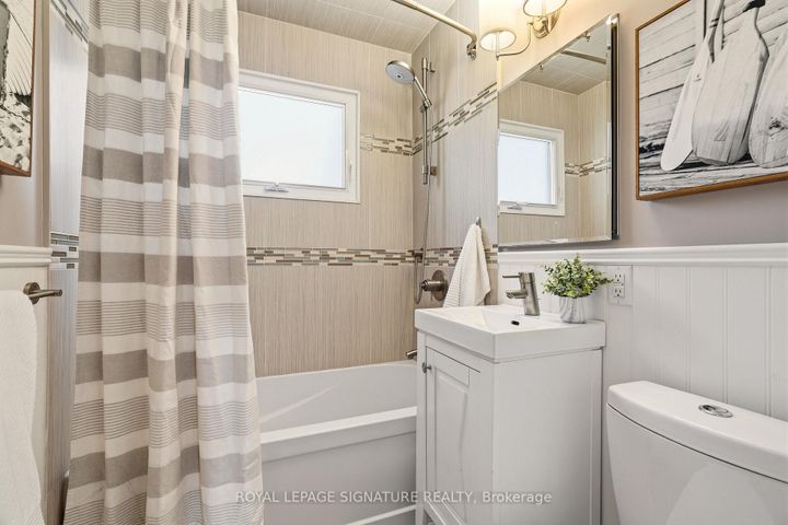 Photo 19 at 45 Crescent Road, CO Central, Oakville