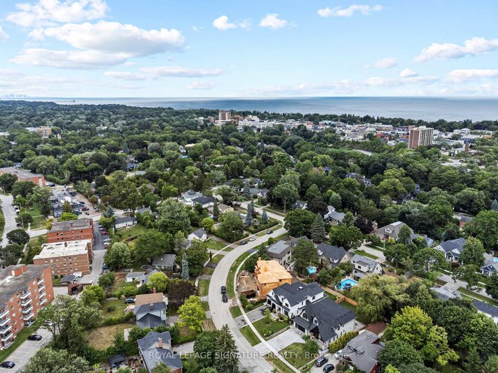 Photo 38 at 45 Crescent Road, CO Central, Oakville