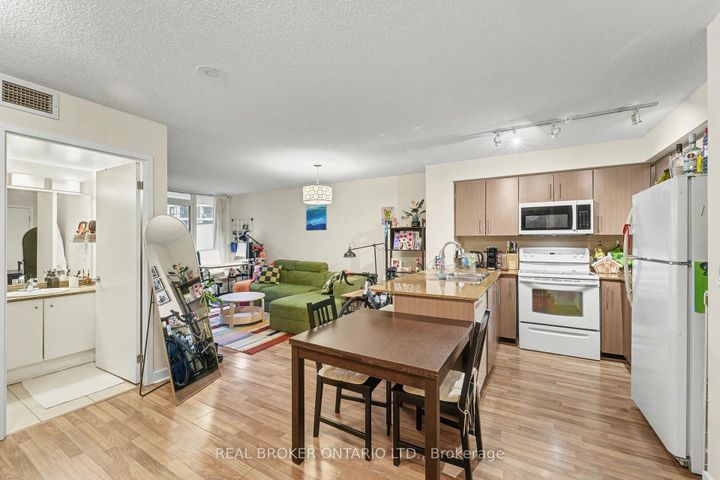 Photo 3 at 911 - 12 Yonge Street, Waterfront Communities C1, Toronto