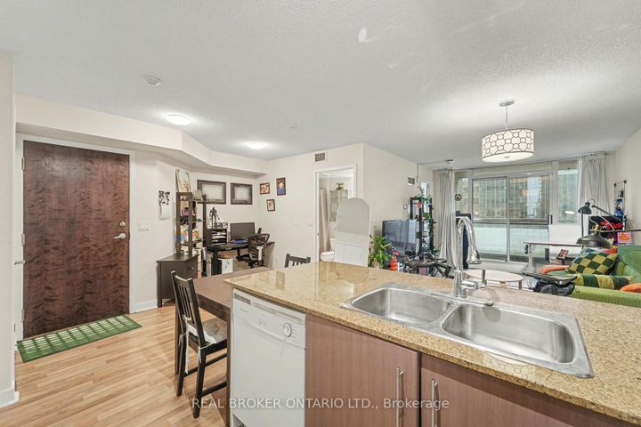 Photo 5 at 911 - 12 Yonge Street, Waterfront Communities C1, Toronto