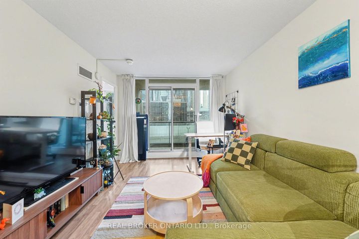 Photo 8 at 911 - 12 Yonge Street, Waterfront Communities C1, Toronto