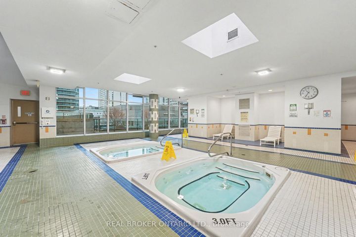 Photo 16 at 911 - 12 Yonge Street, Waterfront Communities C1, Toronto