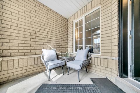 Photo 3 at 8 Kinney Gate, Maple, Vaughan