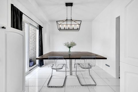 Photo 15 at 8 Kinney Gate, Maple, Vaughan