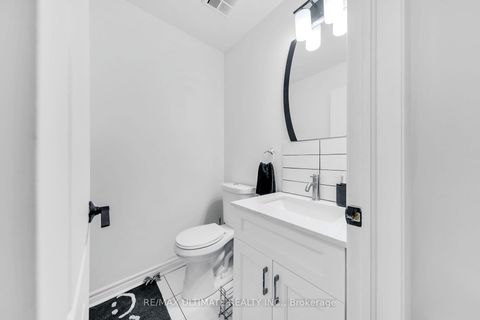 Photo 17 at 8 Kinney Gate, Maple, Vaughan