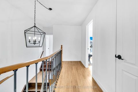 Photo 20 at 8 Kinney Gate, Maple, Vaughan