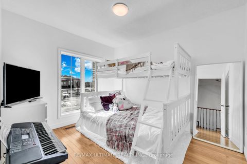 Photo 23 at 8 Kinney Gate, Maple, Vaughan