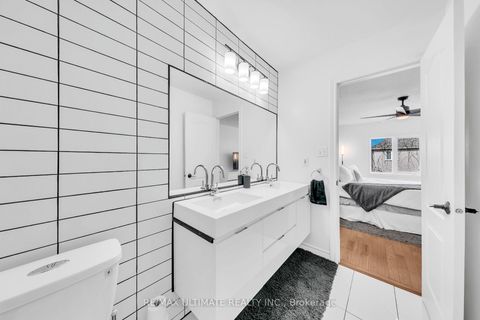 Photo 29 at 8 Kinney Gate, Maple, Vaughan