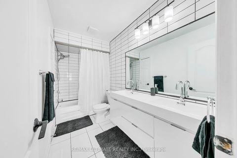 Photo 30 at 8 Kinney Gate, Maple, Vaughan