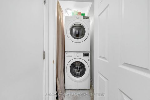 Photo 32 at 8 Kinney Gate, Maple, Vaughan