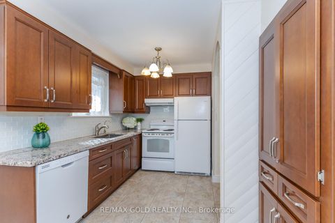 Photo 9 at 7158 Harwick Drive, Malton, Mississauga