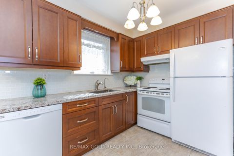 Photo 10 at 7158 Harwick Drive, Malton, Mississauga