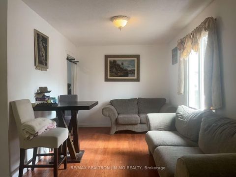 Photo 3 at 4 Longbow Square, Steeles, Toronto