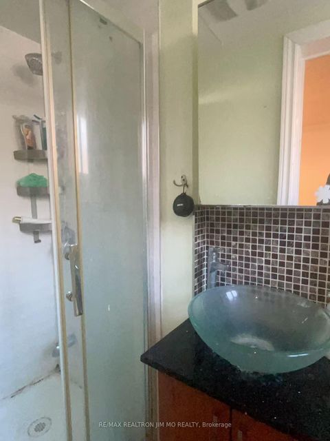 Photo 11 at 4 Longbow Square, Steeles, Toronto