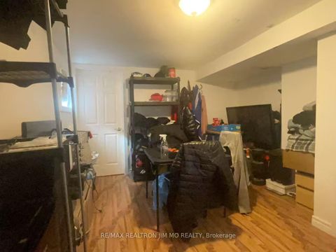 Photo 12 at 4 Longbow Square, Steeles, Toronto