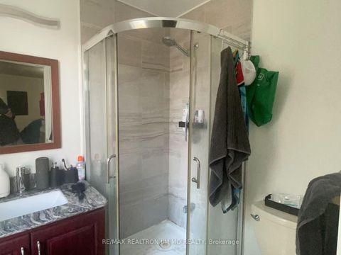 Photo 15 at 4 Longbow Square, Steeles, Toronto