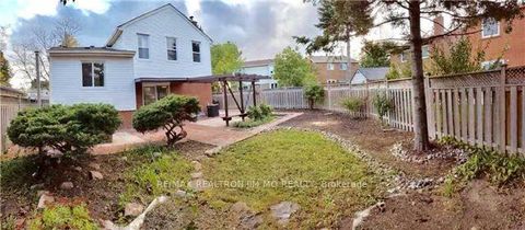 Photo 17 at 4 Longbow Square, Steeles, Toronto