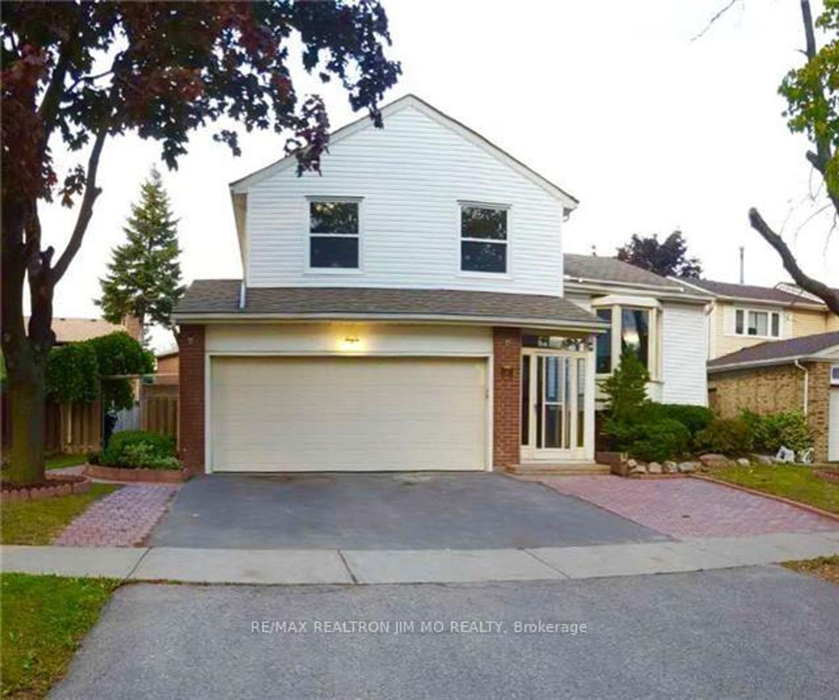 4 Longbow Square, Steeles, Toronto photo 1