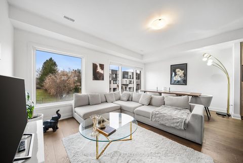 Photo 4 at 37 Persica Street, Oak Ridges, Richmond Hill