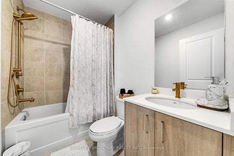 Photo 11 at 37 Persica Street, Oak Ridges, Richmond Hill