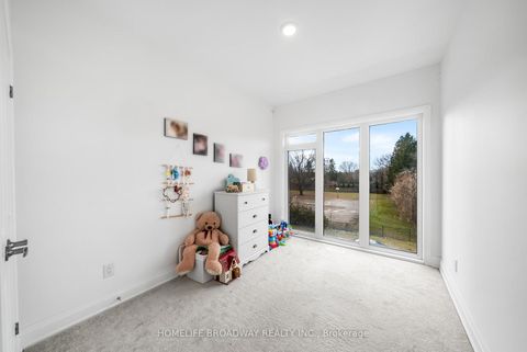 Photo 12 at 37 Persica Street, Oak Ridges, Richmond Hill