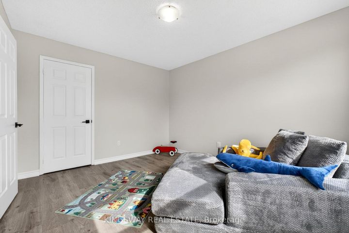 Photo 27 at 325 Salisbury Lane, London, Newmarket