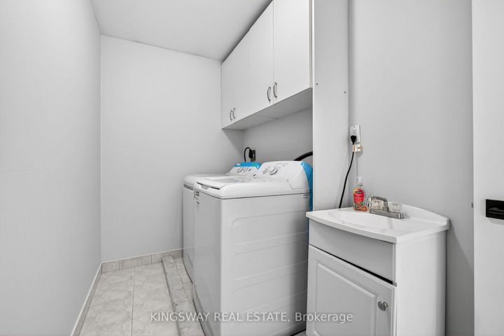 Photo 31 at 325 Salisbury Lane, London, Newmarket