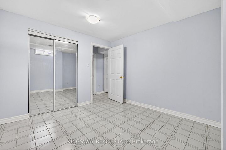 Photo 39 at 325 Salisbury Lane, London, Newmarket