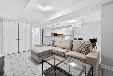 Photo 37 at 325 Salisbury Lane, London, Newmarket