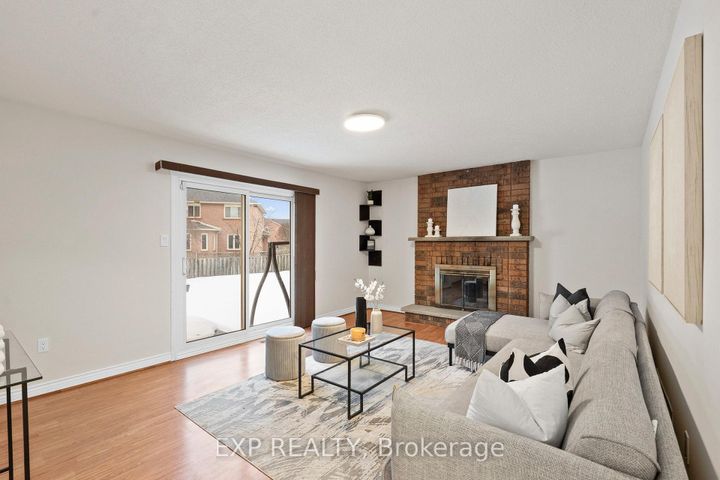 Photo 5 at 54 Holbrook Court, Unionville, Markham