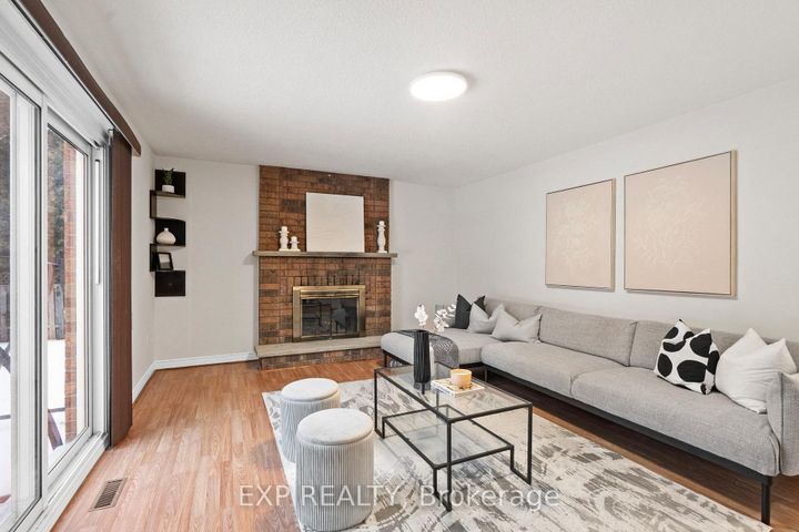 Photo 6 at 54 Holbrook Court, Unionville, Markham