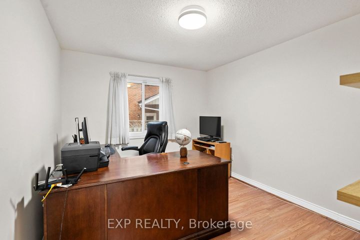 Photo 7 at 54 Holbrook Court, Unionville, Markham