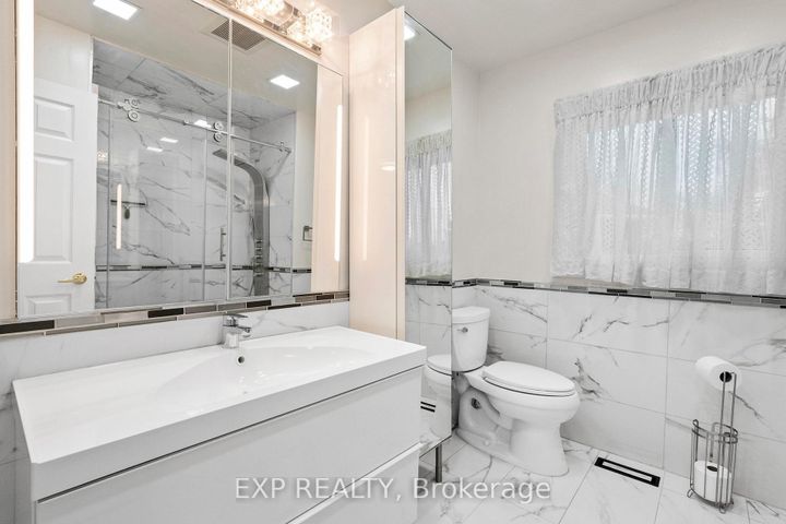 Photo 15 at 54 Holbrook Court, Unionville, Markham