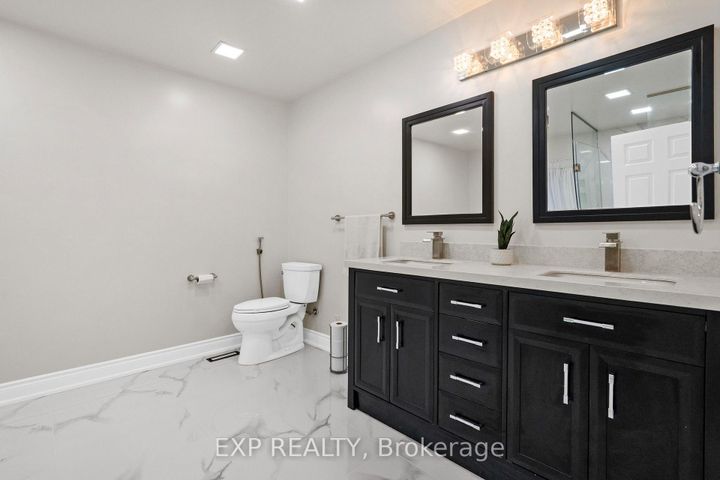 Photo 21 at 54 Holbrook Court, Unionville, Markham